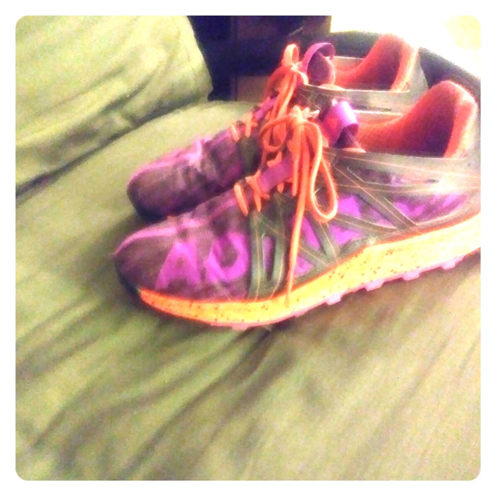 Adidas Bounce Running Sneakers